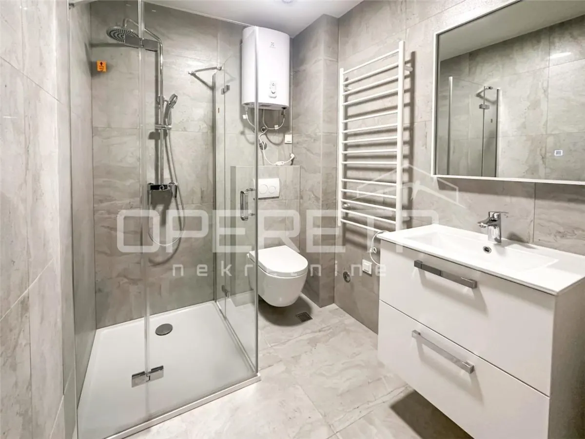Casa con Espacio Comercial y Apartamento en Venta en Šibenik, Croacia - foto 10