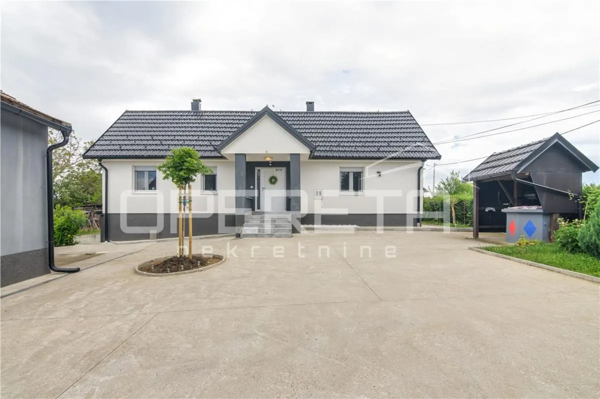 Detached House for Sale in Vrbovec, Croatia – 42,934 m² Estate - foto 13