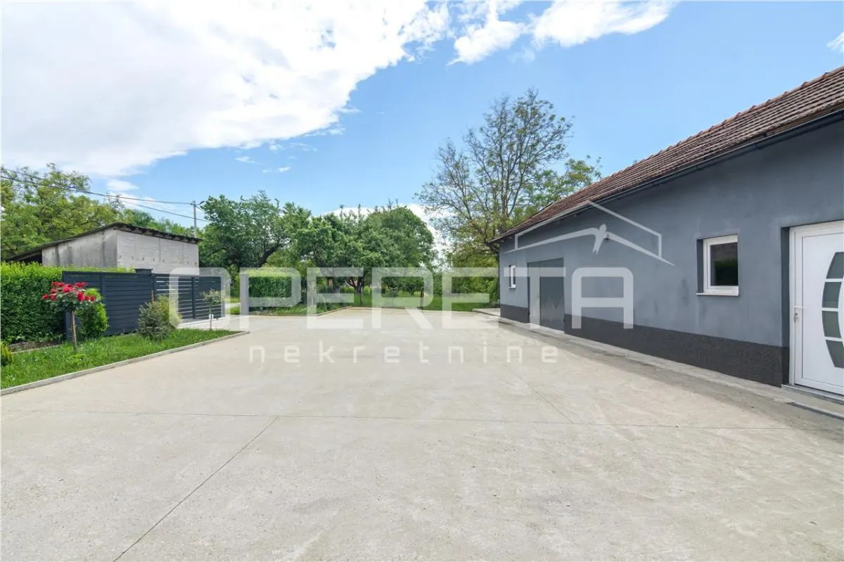 Detached House for Sale in Vrbovec, Croatia – 42,934 m² Estate - foto 14