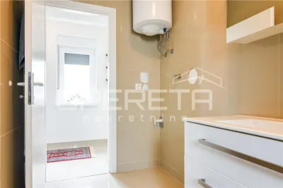 Detached House for Sale in Vrbovec, Croatia – 42,934 m² Estate - foto 9