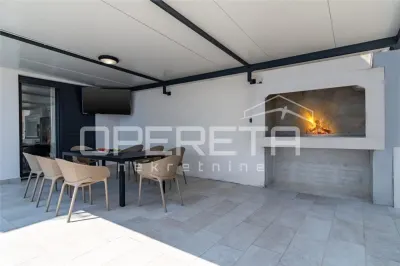 Villa Moderna con Piscina en Venta en Croacia, Lokva Rogoznica - foto 11