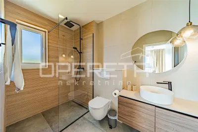 Villa Moderna con Piscina en Venta en Croacia, Lokva Rogoznica - foto 16