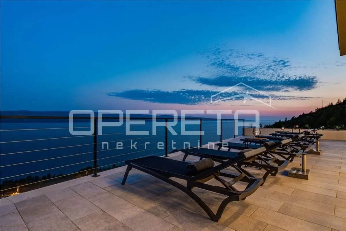 Villa Moderna con Piscina en Venta en Croacia, Lokva Rogoznica - foto 25