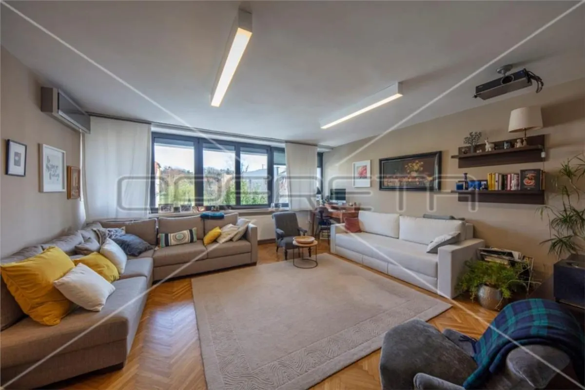 Semi-Detached Villa for Sale in Zagreb, Croatia - foto 1