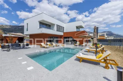 Luxury Villa for Sale in Kaštel Stari, Croatia - foto 2