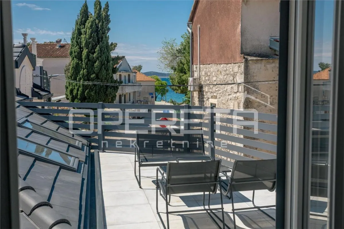 Waterfront Villa for Sale in Tribunj, Croatia – Mixed-Use Investment - foto 2
