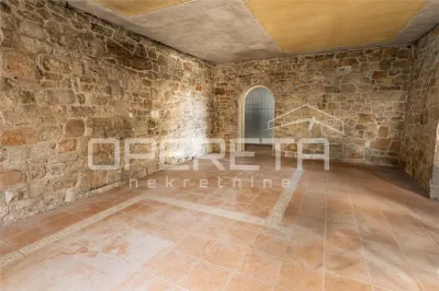 Waterfront Villa for Sale in Tribunj, Croatia – Mixed-Use Investment - foto 13