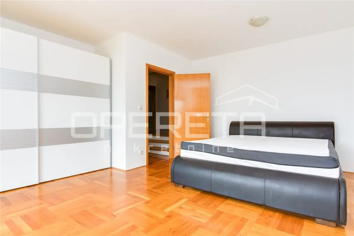 Villa for Sale in Zagreb, Croatia - foto 16