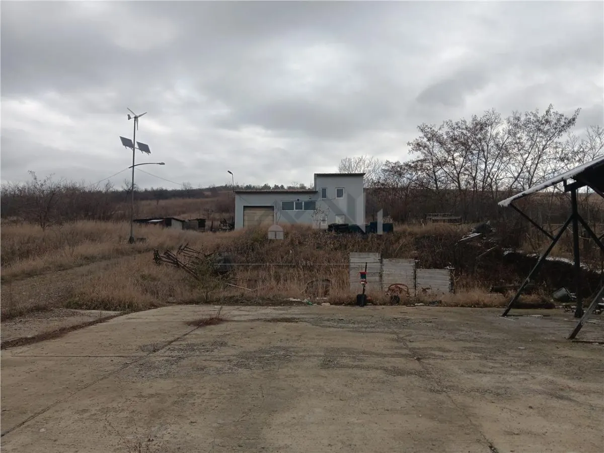 Rediu，3,350平方米城市用地（附带工业建筑） - foto 7