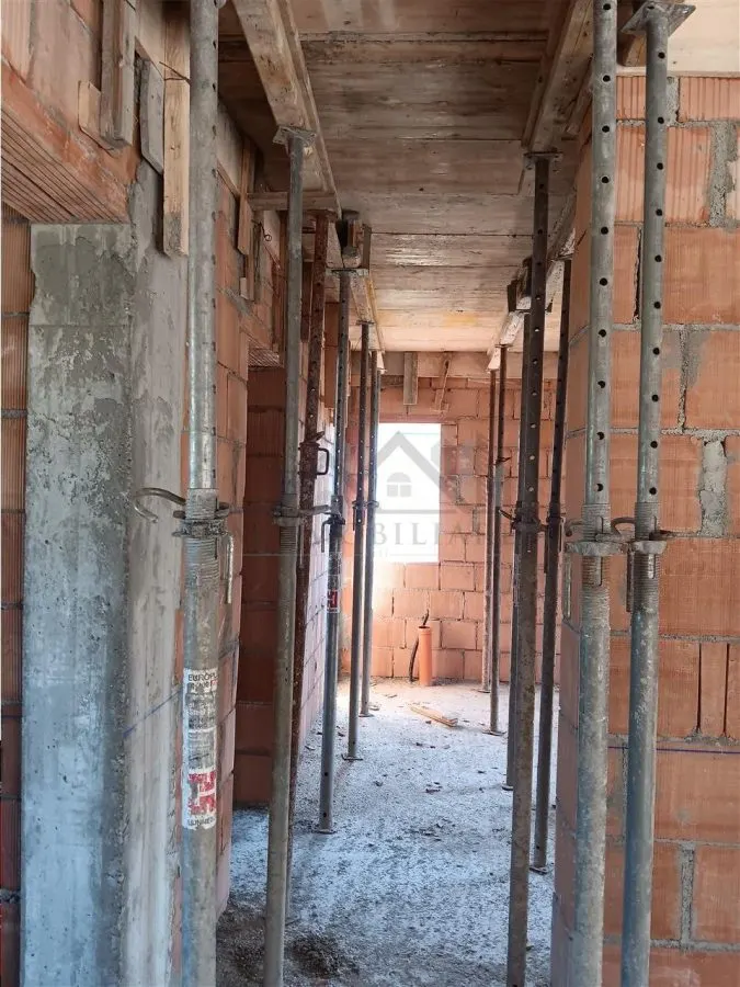 Valea Lupului单层房屋 4卧室 115m² 地块380m² - foto 8