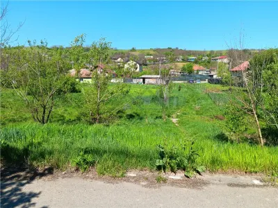 Terrain Vorovesti 1787 m² – €27/m², Toutes Utilités, Double Accès - foto 2