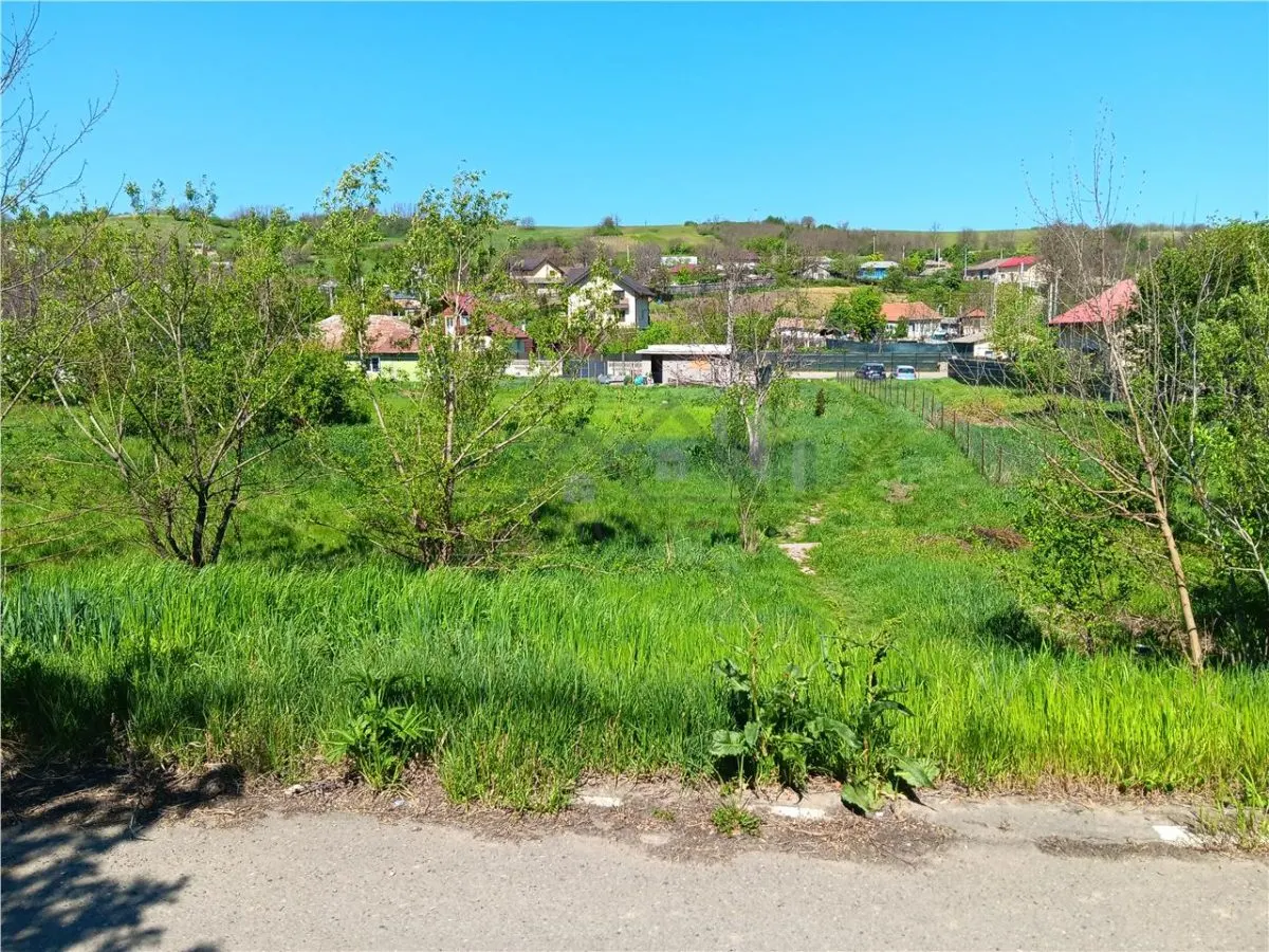 Terrain Vorovesti 1787 m² – €27/m², Toutes Utilités, Double Accès - foto 2