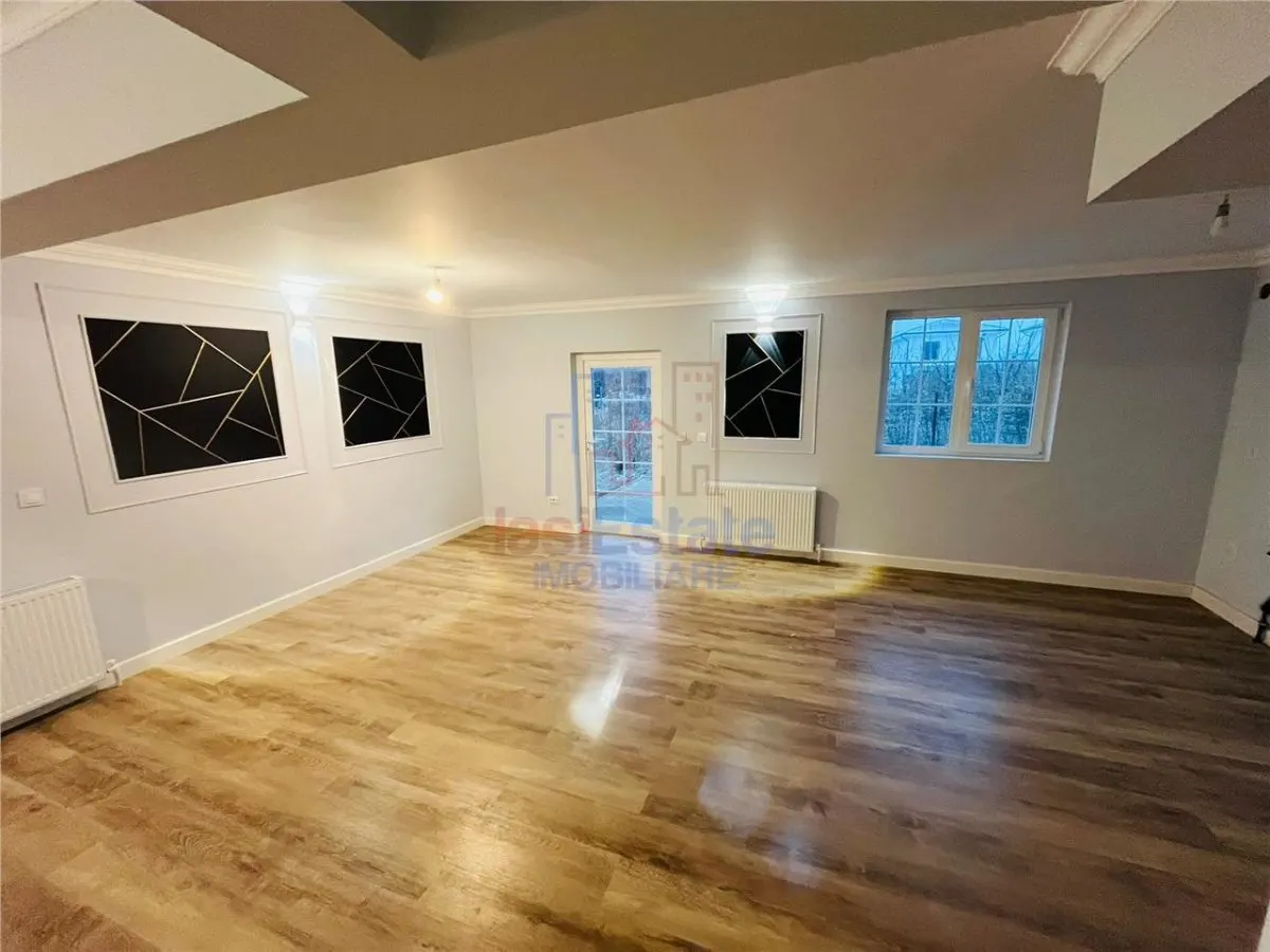 Maison Neuve à Vendre à Breazu, à 2,5 km de Rond La Castel - foto 5