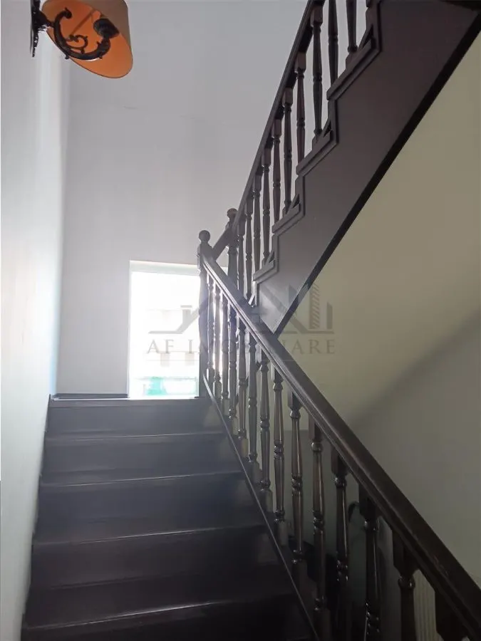 Villa de Luxe Valea Lupului S+P+E+M 320sqm construits 700sqm terrain rue Victoriei - foto 9