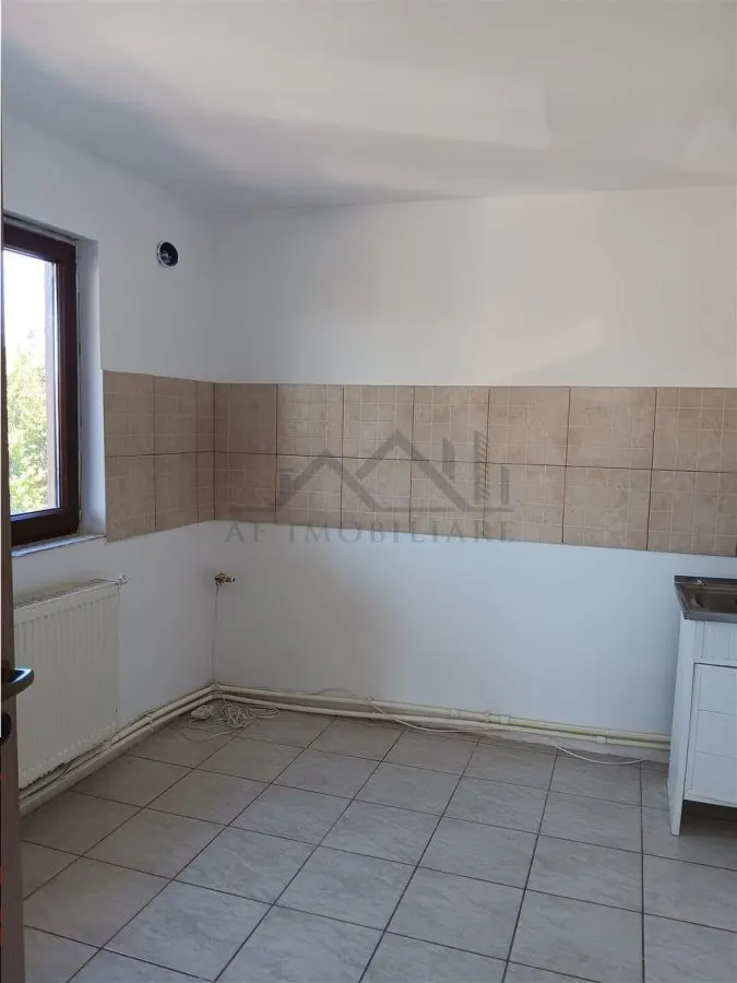 Villa d'Exception Rez-de-chaussée + Premier Étage, 193 m², Six Chambres, Lunca Cetatuii - foto 16