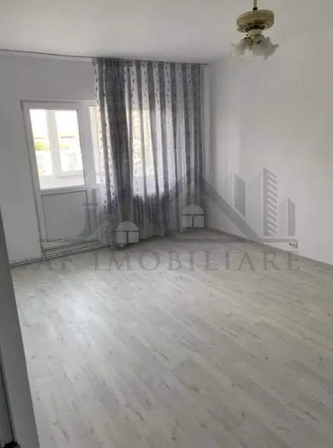 Appartement Trois Chambres, Zone Frumoasa - Boulevard Poitiers - foto 4