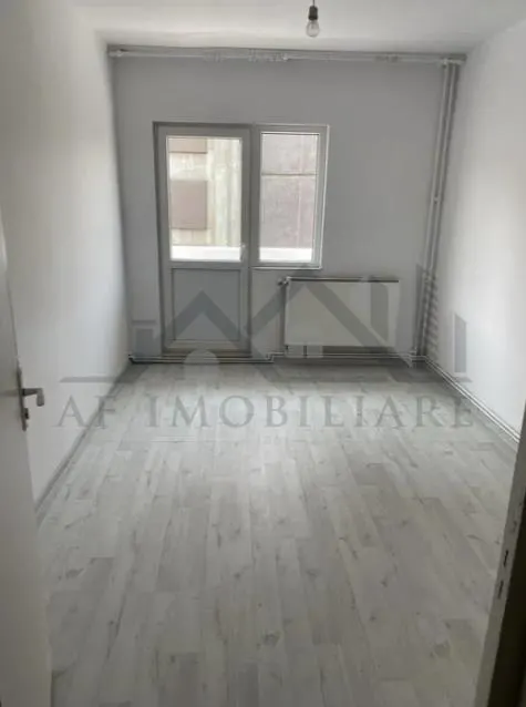 Appartement Trois Chambres, Zone Frumoasa - Boulevard Poitiers - foto 5