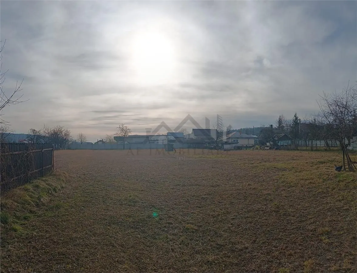 Terrain 3 500 m² Paun Bucium – Asphalté avec Toutes les Utilités - foto 6