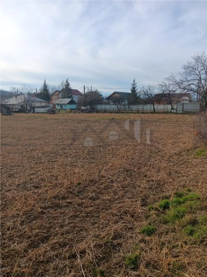 Terrain 3 500 m² Paun Bucium – Asphalté avec Toutes les Utilités - foto 7