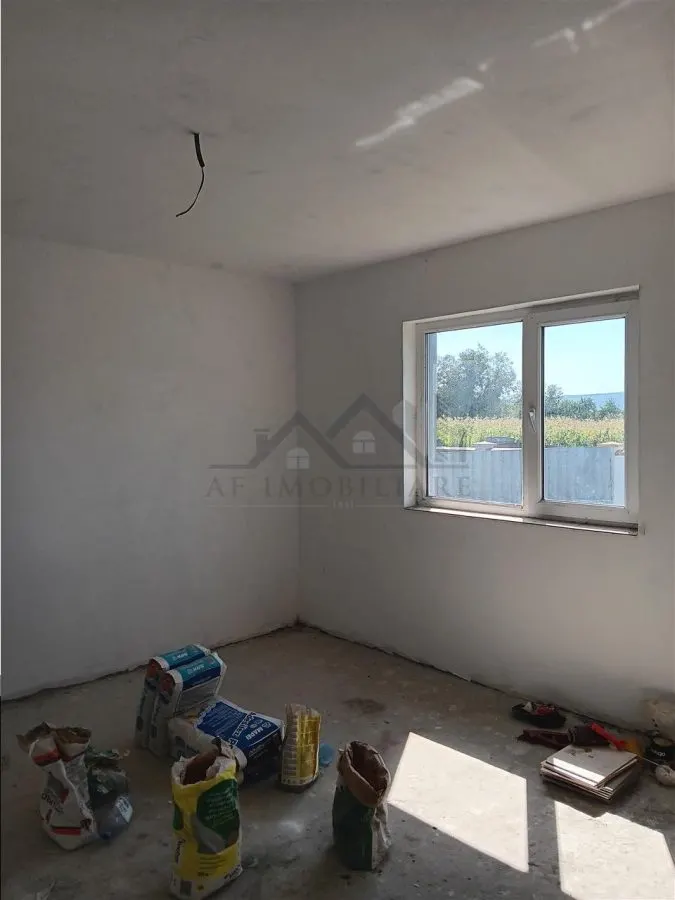 Opriseni, Tutora : Villa P+M, 130 m², Terrain 500 m², 20km d'Iași - foto 8