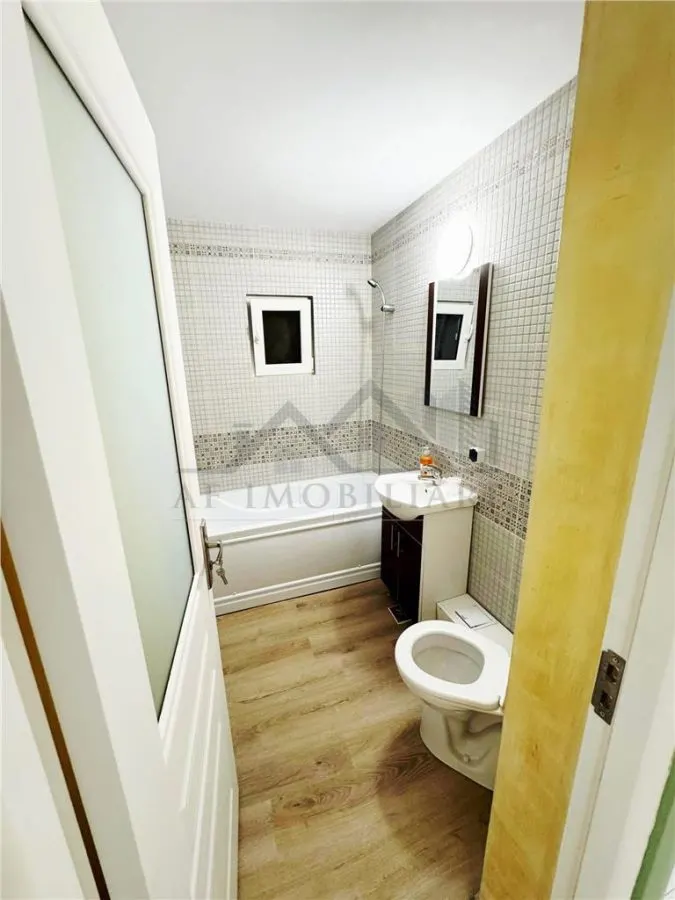 Three-Bedroom Apartment for Rent - foto 11