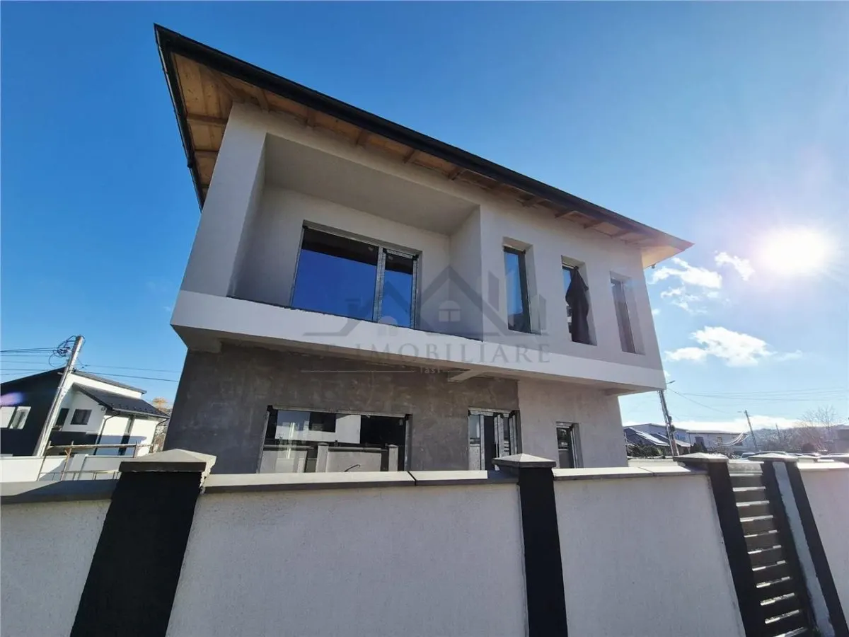 Casa Independiente con Garaje en Vișan-Bărnova, Castelul Grecilor - foto 16