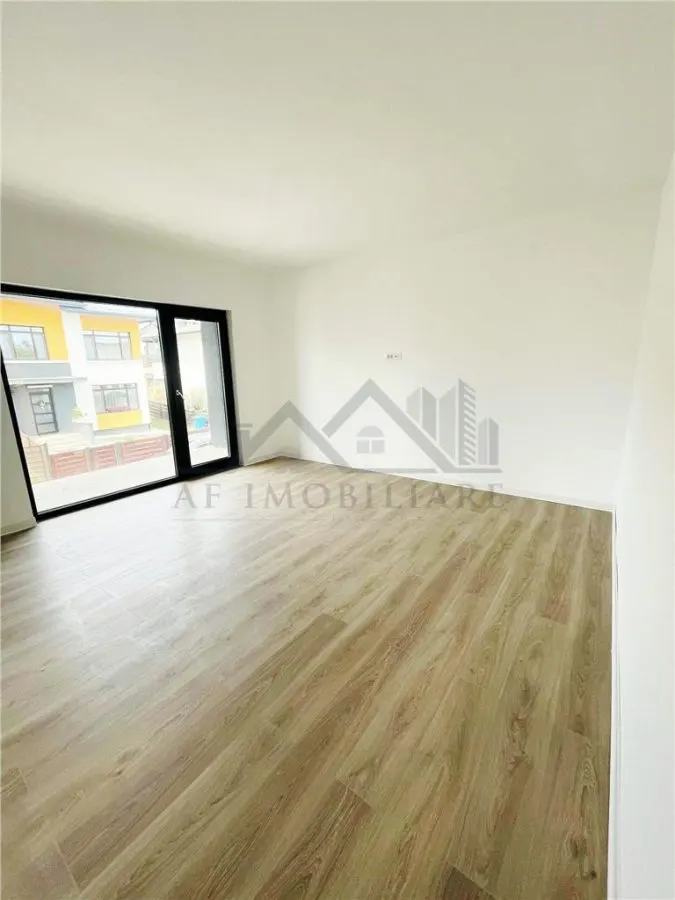 Casa Independiente con Garaje en Vișan-Bărnova, Castelul Grecilor - foto 4