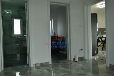 Villa Achevée à Aroneanu avec 750 m² de Terrain - foto 11