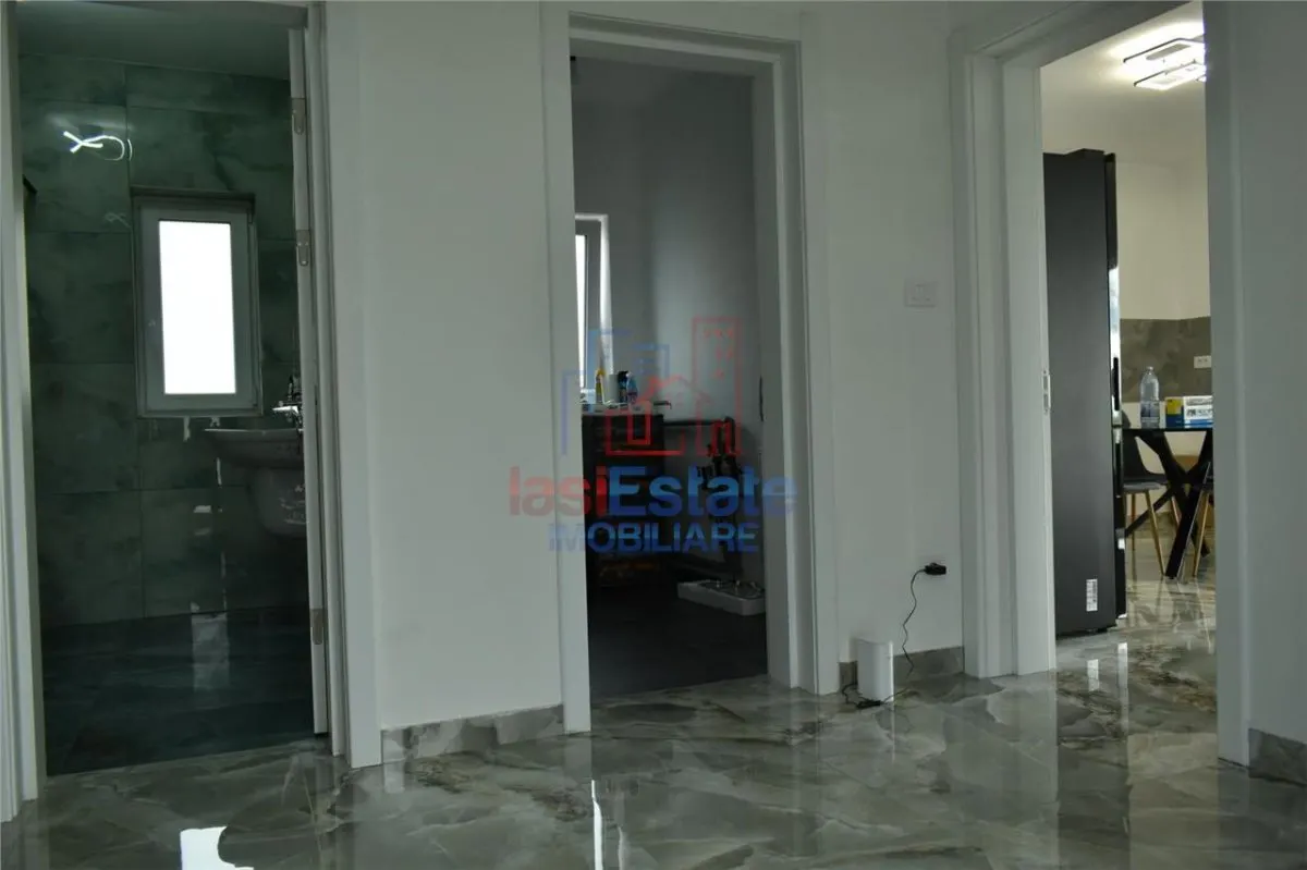 Villa Achevée à Aroneanu avec 750 m² de Terrain - foto 11