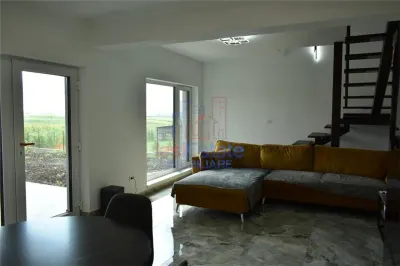 Villa Achevée à Aroneanu avec 750 m² de Terrain - foto 12