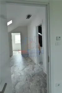 Villa Achevée à Aroneanu avec 750 m² de Terrain - foto 13