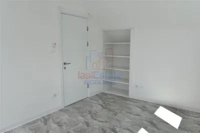 Villa Achevée à Aroneanu avec 750 m² de Terrain - foto 18