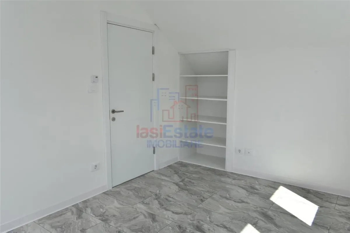 Villa Achevée à Aroneanu avec 750 m² de Terrain - foto 18