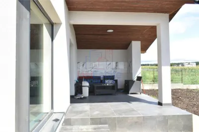 Villa Achevée à Aroneanu avec 750 m² de Terrain - foto 3