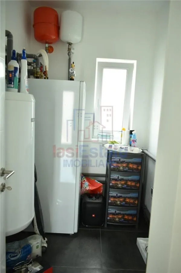 Villa Achevée à Aroneanu avec 750 m² de Terrain - foto 7