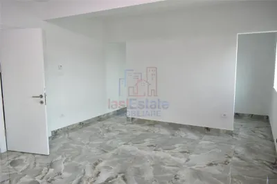 Villa Achevée à Aroneanu avec 750 m² de Terrain - foto 9