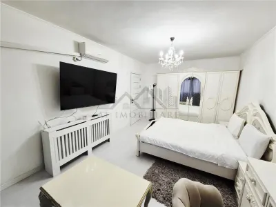 Apartamento de 3 Dormitorios Completamente Amueblado y Equipado - foto 2