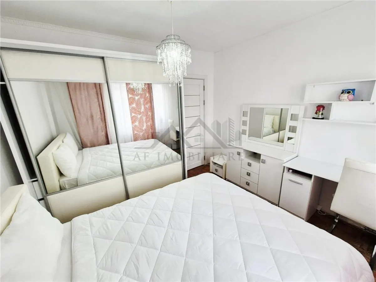 Apartamento de 3 Dormitorios Completamente Amueblado y Equipado - foto 6