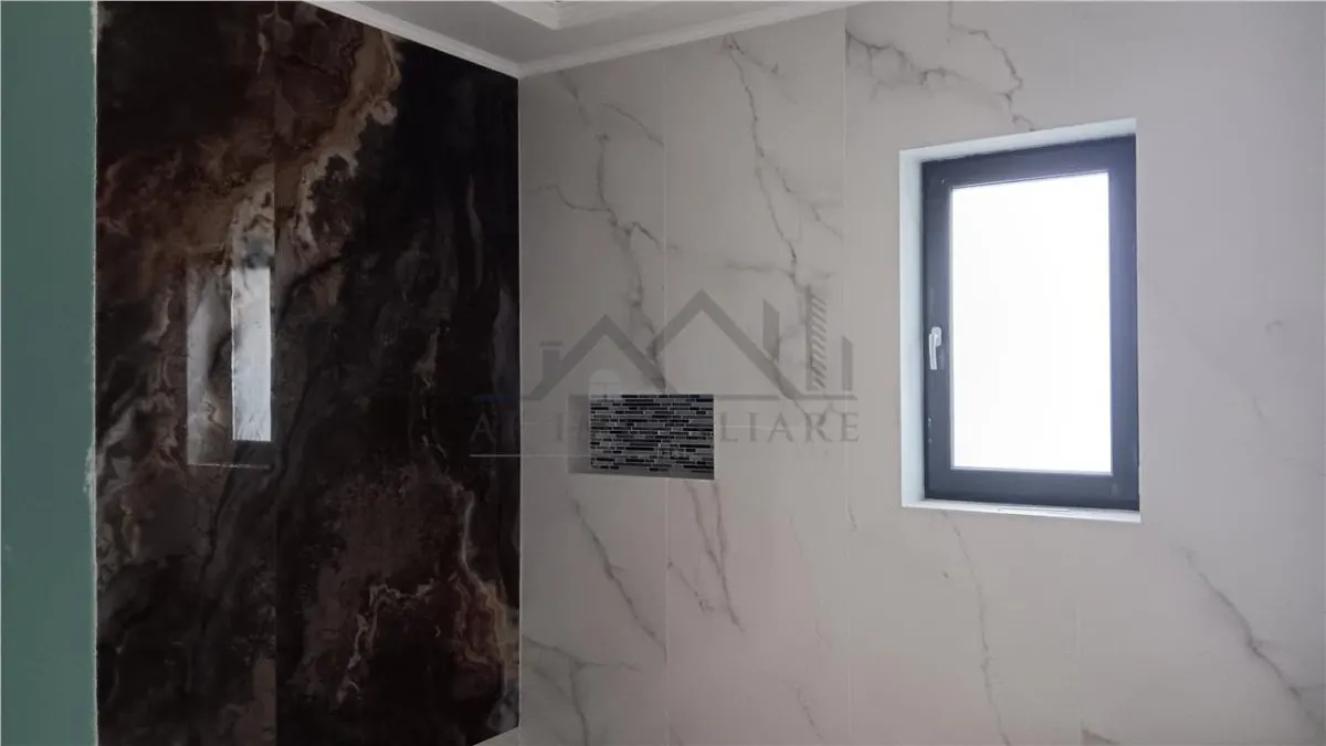 Villa de Luxe Aroneanu 246sqm Utiles 750sqm Terrain Zone Centrale - foto 13