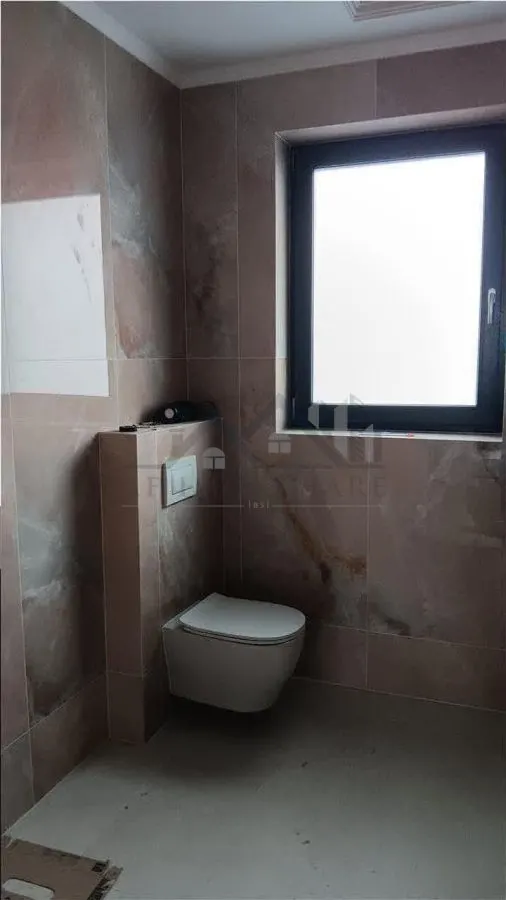 Villa de Luxe Aroneanu 246sqm Utiles 750sqm Terrain Zone Centrale - foto 17