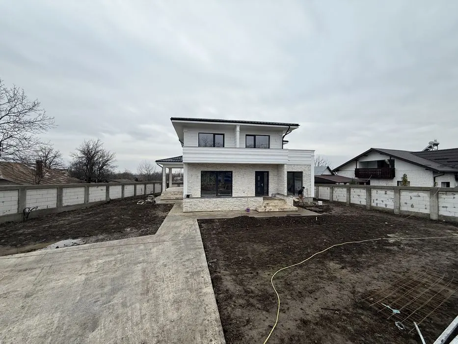 Villa de Luxe Aroneanu 246sqm Utiles 750sqm Terrain Zone Centrale - foto 19