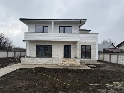 Villa de Luxe Aroneanu 246sqm Utiles 750sqm Terrain Zone Centrale - foto 6