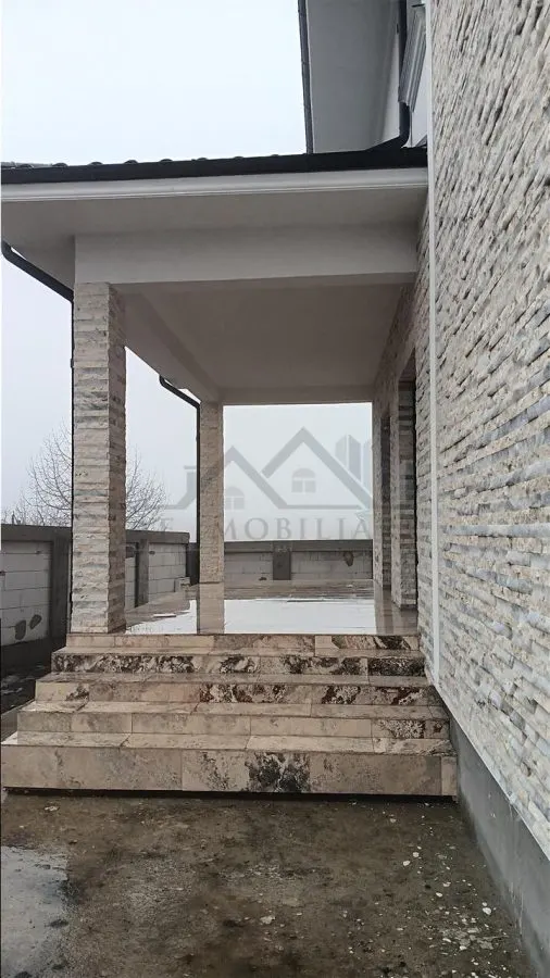 Villa de Luxe Aroneanu 246sqm Utiles 750sqm Terrain Zone Centrale - foto 7
