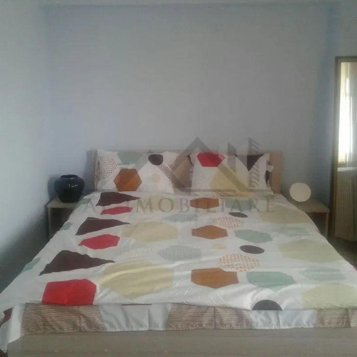 Appartement Trois Chambres, Boulevard Indépendance, Iași - foto 3