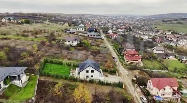 Villa à Vendre avec Vue Panoramique sur la Forêt - foto 2