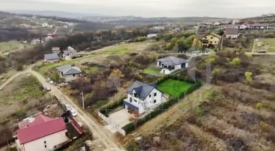 Villa à Vendre avec Vue Panoramique sur la Forêt - foto 3