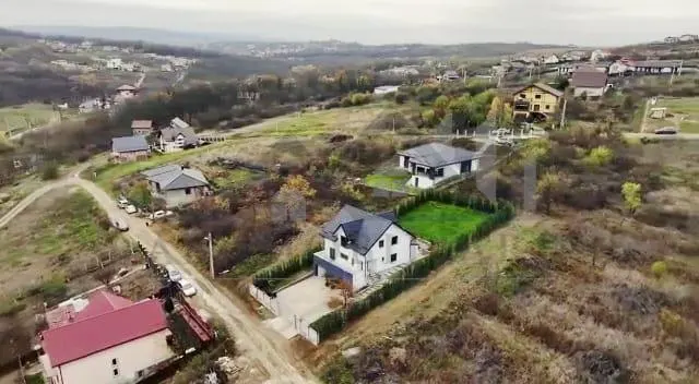Villa à Vendre avec Vue Panoramique sur la Forêt - foto 3