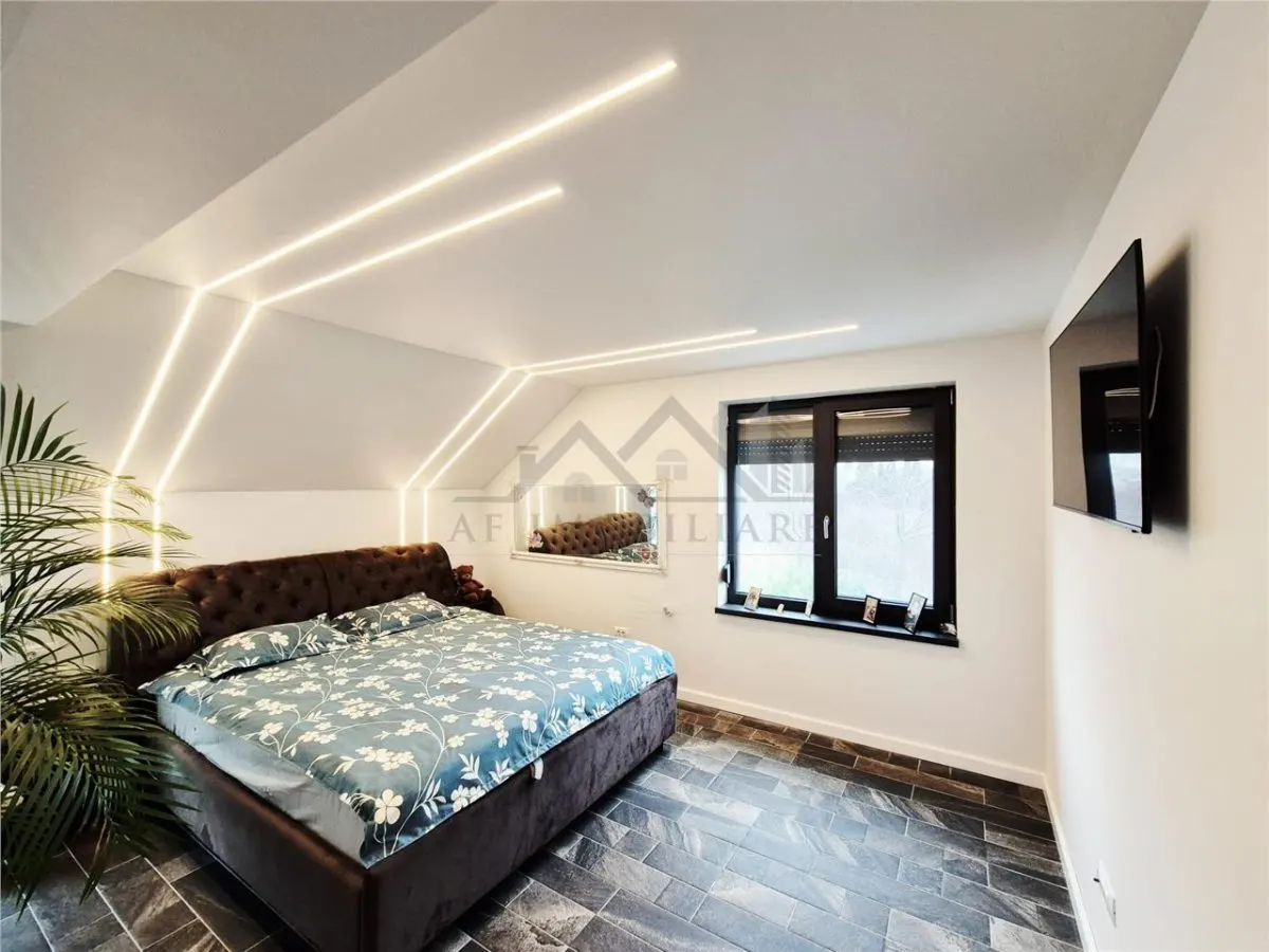 Villa à Vendre avec Vue Panoramique sur la Forêt - foto 9
