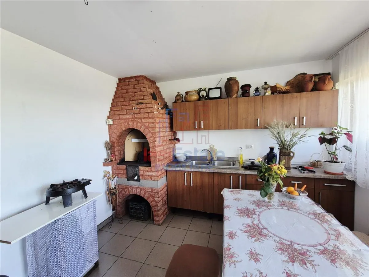 Maison Individuelle à Vendre à Aroneanu - foto 11