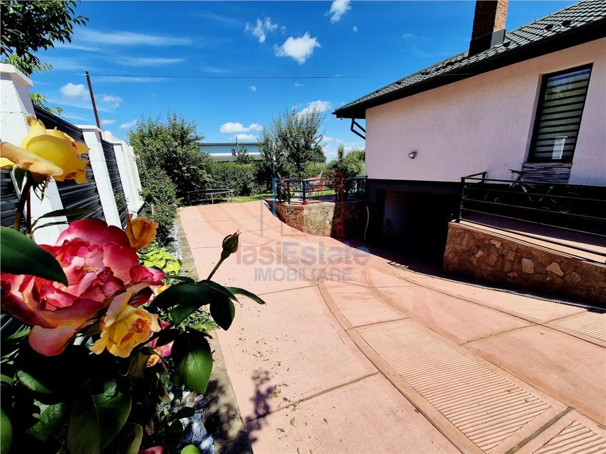 Maison Individuelle à Vendre à Aroneanu - foto 18